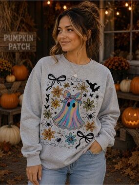 Gray Halloween Ghost Graphic Sweatshirt - Multicolor Design